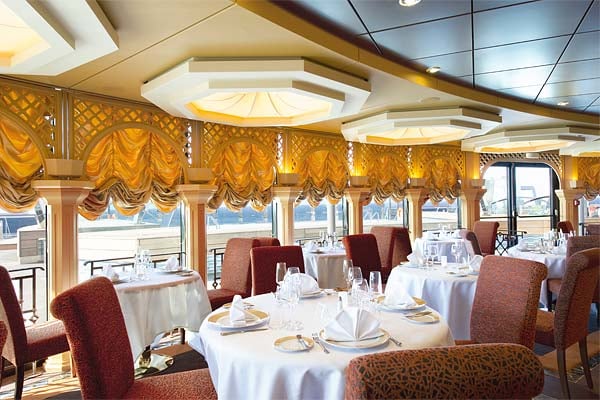 Yacht_Club_Restaurant.jpg